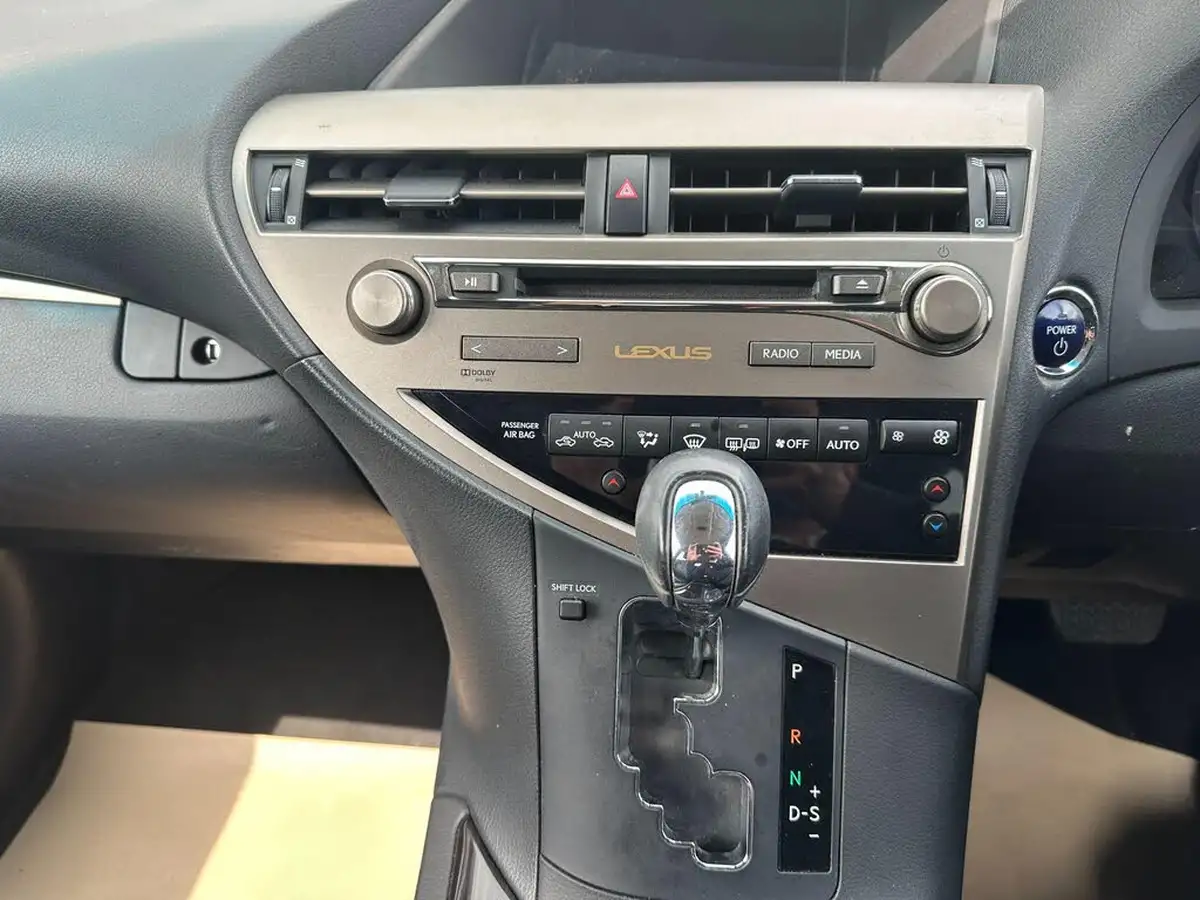 2013-lexus-rx-450h-35-luxury-big-13