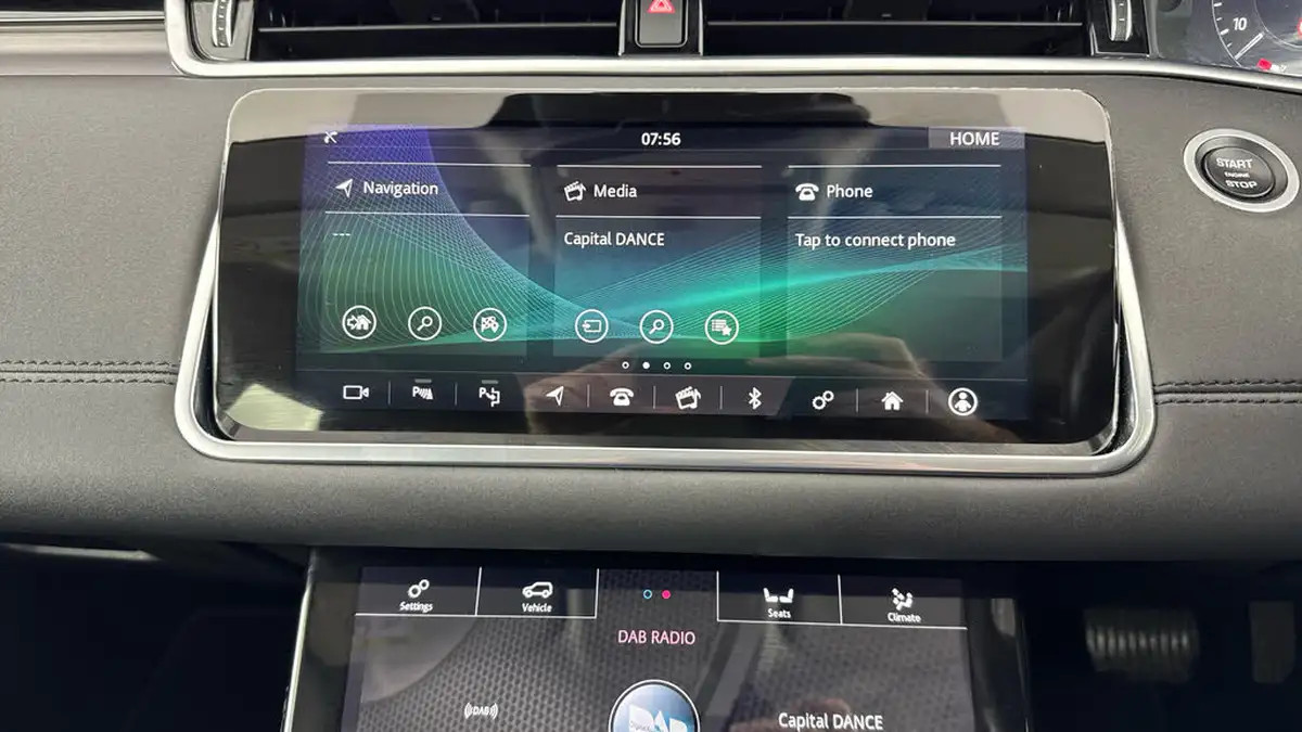 2019-land-rover-range-rover-evoque-20-p300-se-big-11