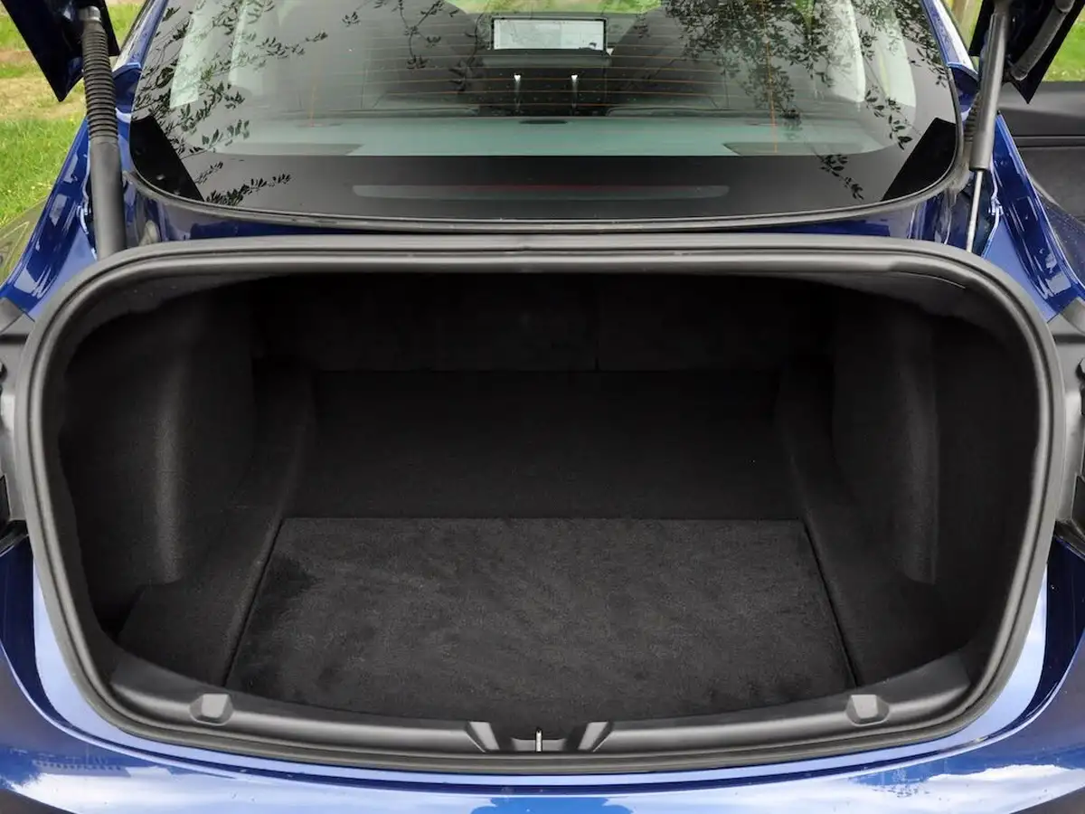2020-tesla-model-3-e-long-range-big-16