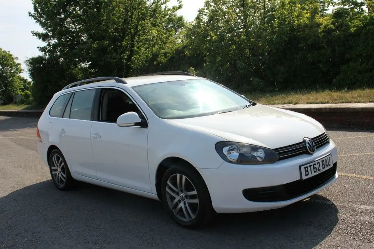 2012-volkswagen-golf-16td-blue-motion-se-big-1