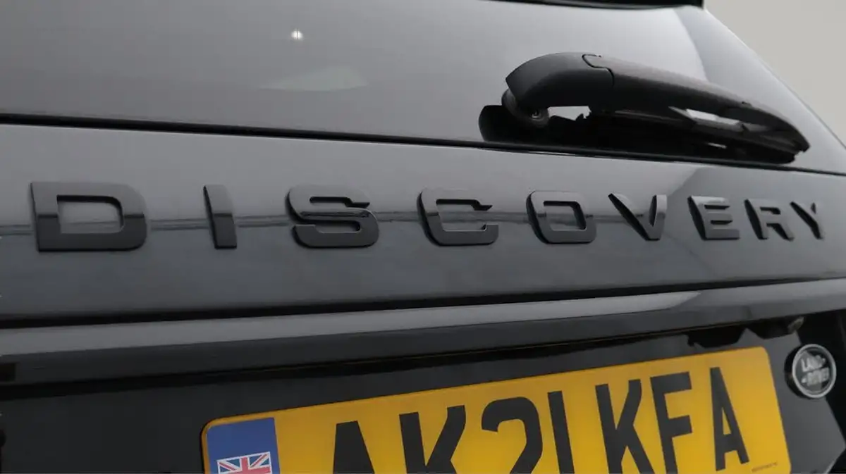 2021-land-rover-discovery-sport-20-p290-black-big-25