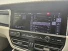 2018-porsche-macan-small-35