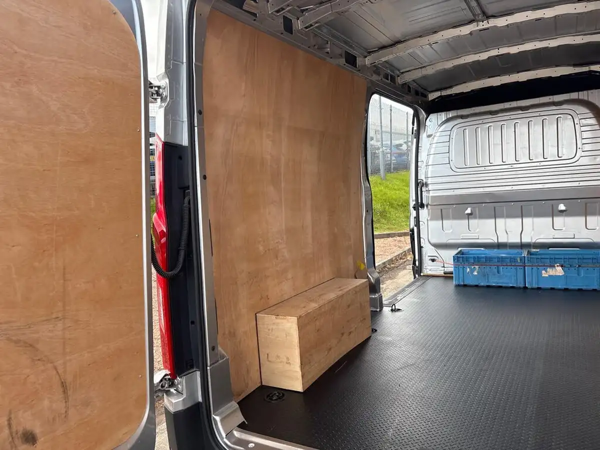 2022-maxus-deliver-9-20tdi-l3h2-lux-big-18