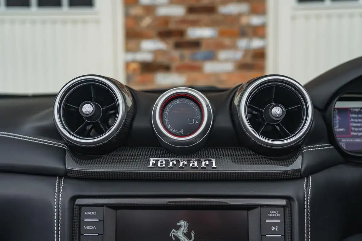 2015-ferrari-california-39-t-big-50
