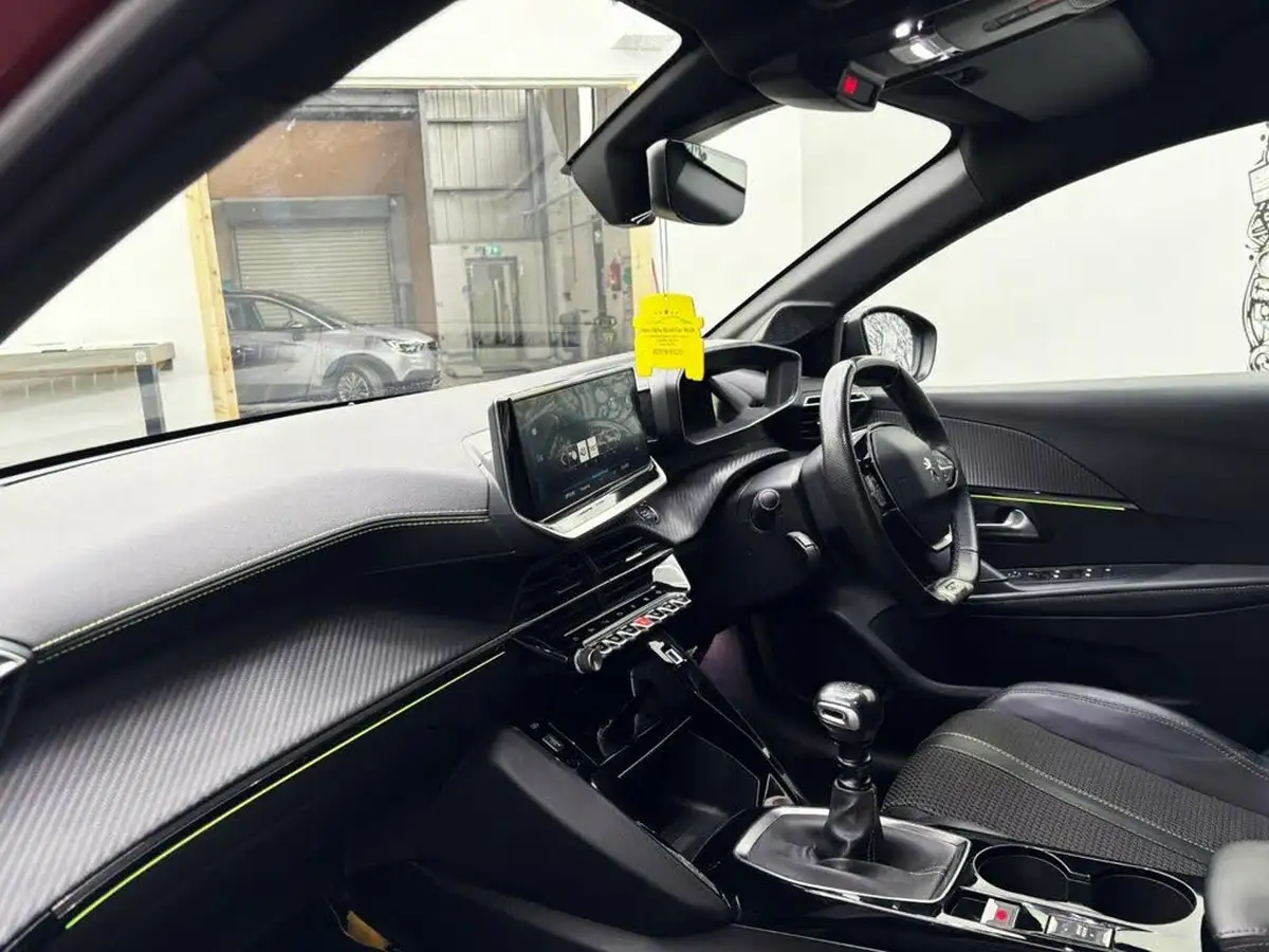 2022-peugeot-208-12-puretech-gt-100ps-big-16