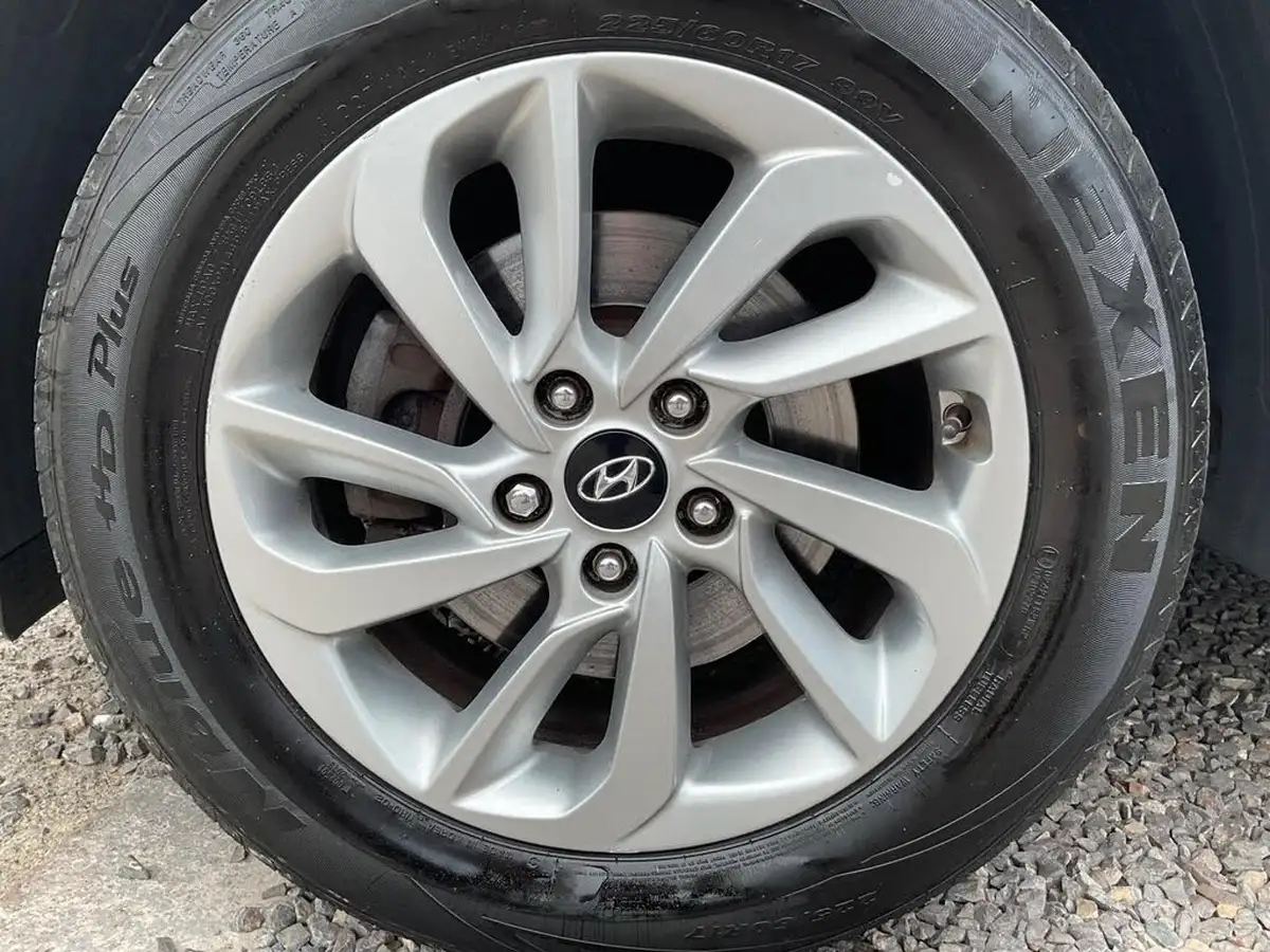 2017-hyundai-tucson-17crdi-blue-drive-se-nav-116ps-big-10
