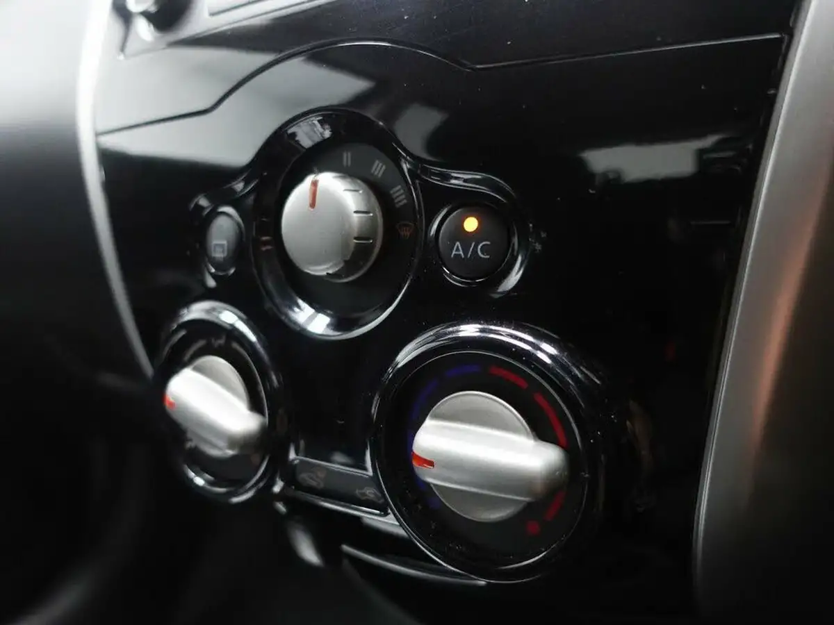 2015-nissan-note-12-acenta-80ps-style-pack-big-28