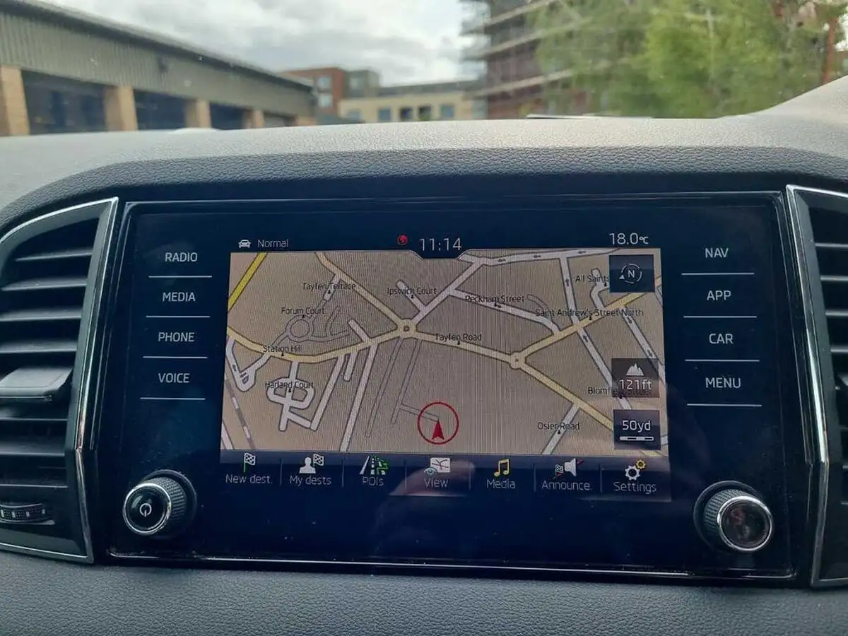 2020-skoda-karoq-15-tsi-se-l-dsg-big-23