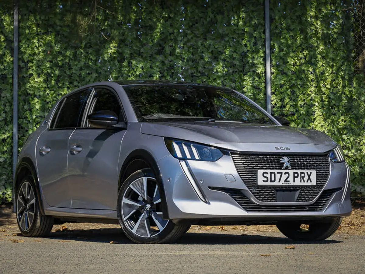 2022-peugeot-208-e-gt-premium-big-0