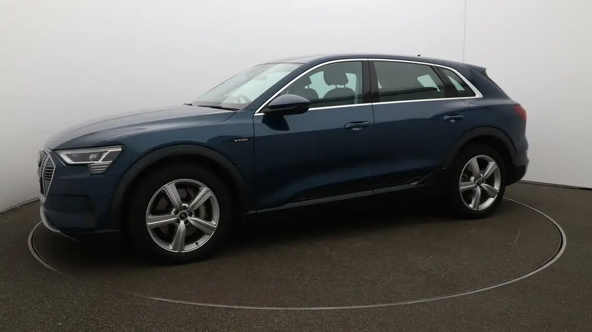 2022-audi-e-tron-55e-technik-station-wagon-big-59