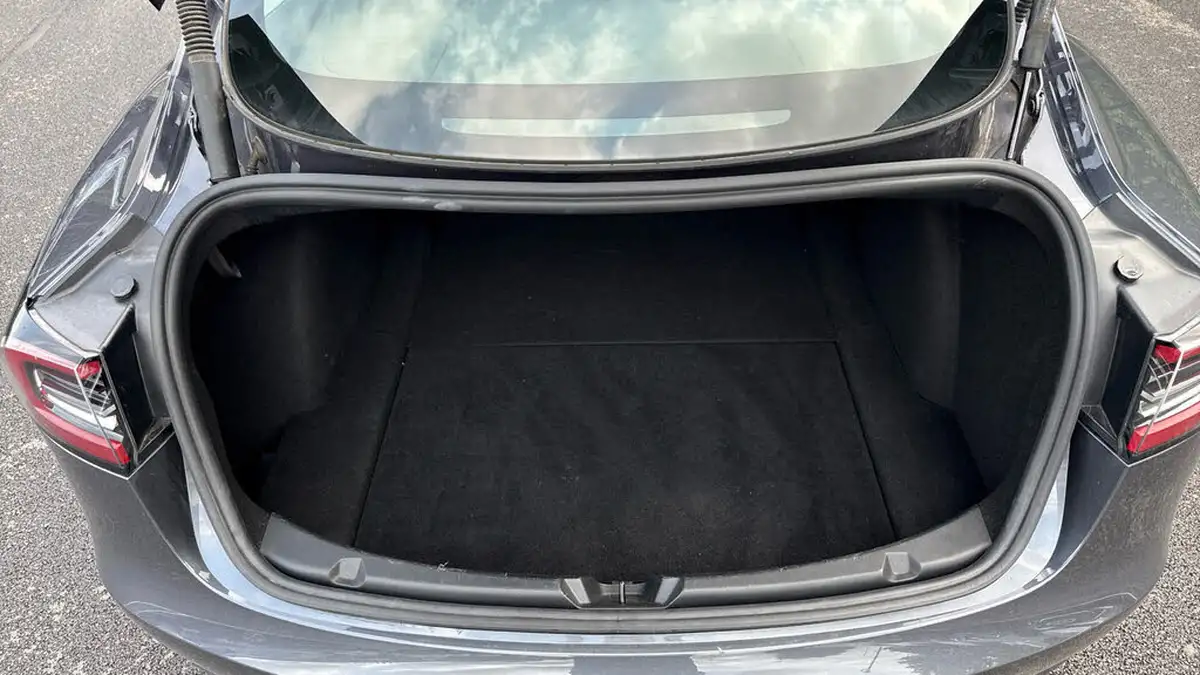 2022-tesla-model-3-e-long-range-big-14