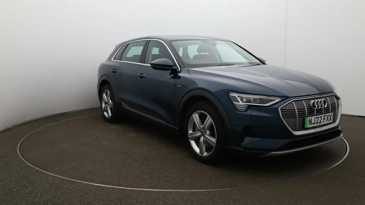2022-audi-e-tron-55e-technik-station-wagon-big-35