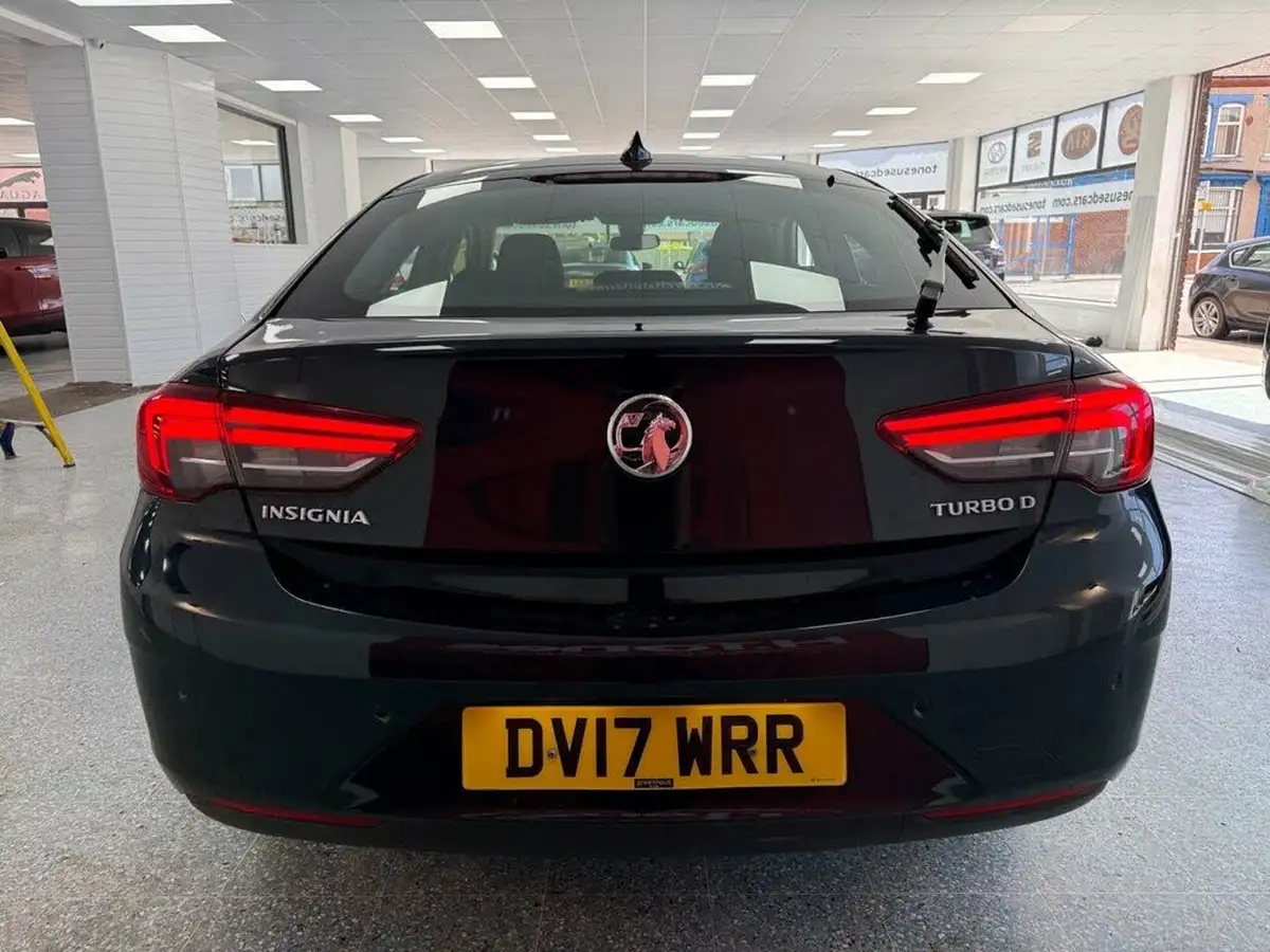 2017-vauxhall-insignia-grand-sport-16td-design-136ps-ecotec-big-9
