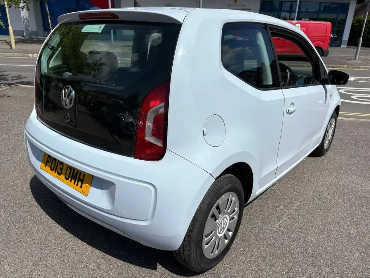 2013-volkswagen-up-10-move-up-59bhp-3d-big-5
