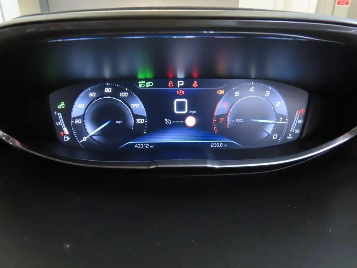 2018-peugeot-3008-suv-12-puretech-allure-eat6-big-9