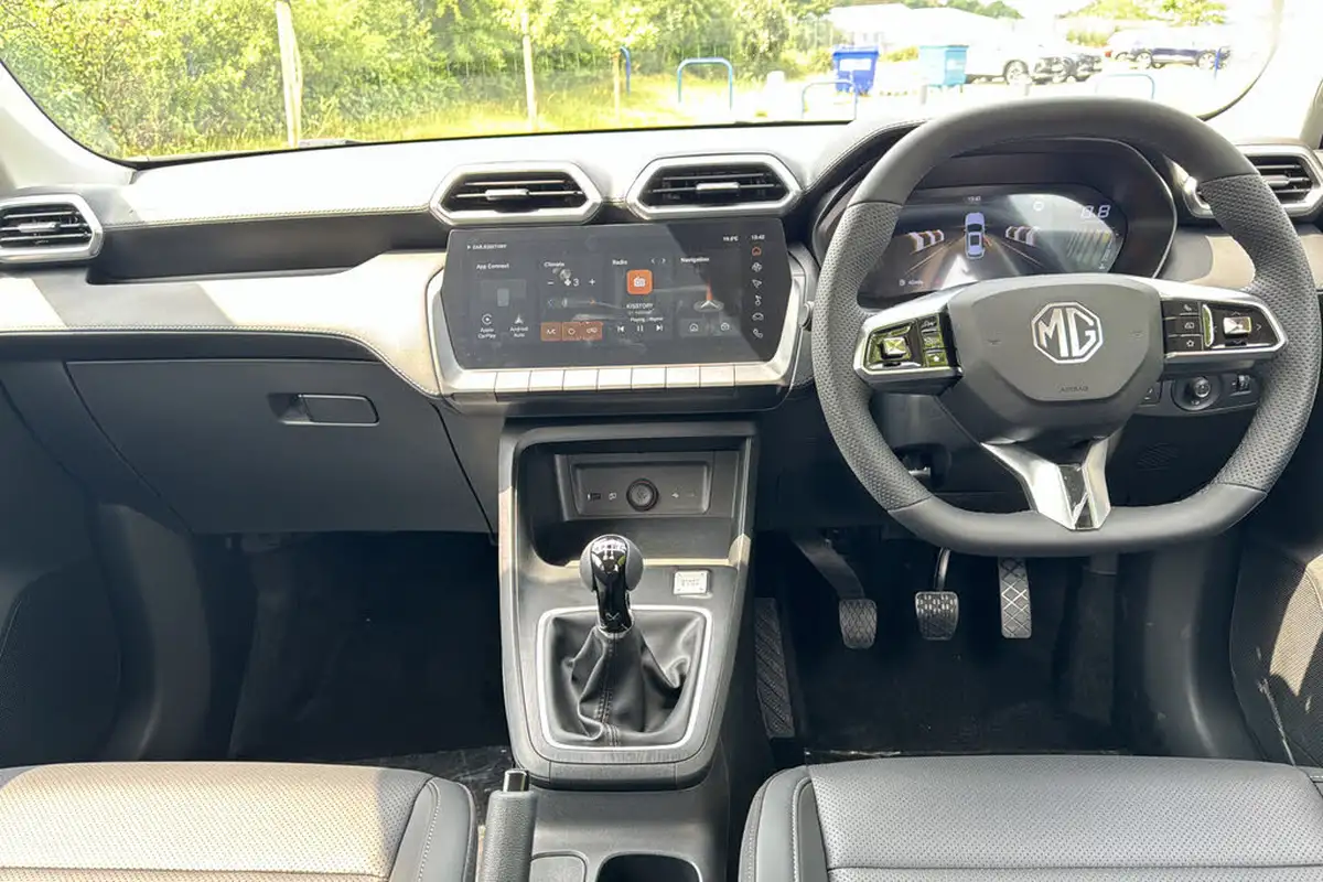 2025-mg-zs-suv-15-se-115ps-1495cc-big-8