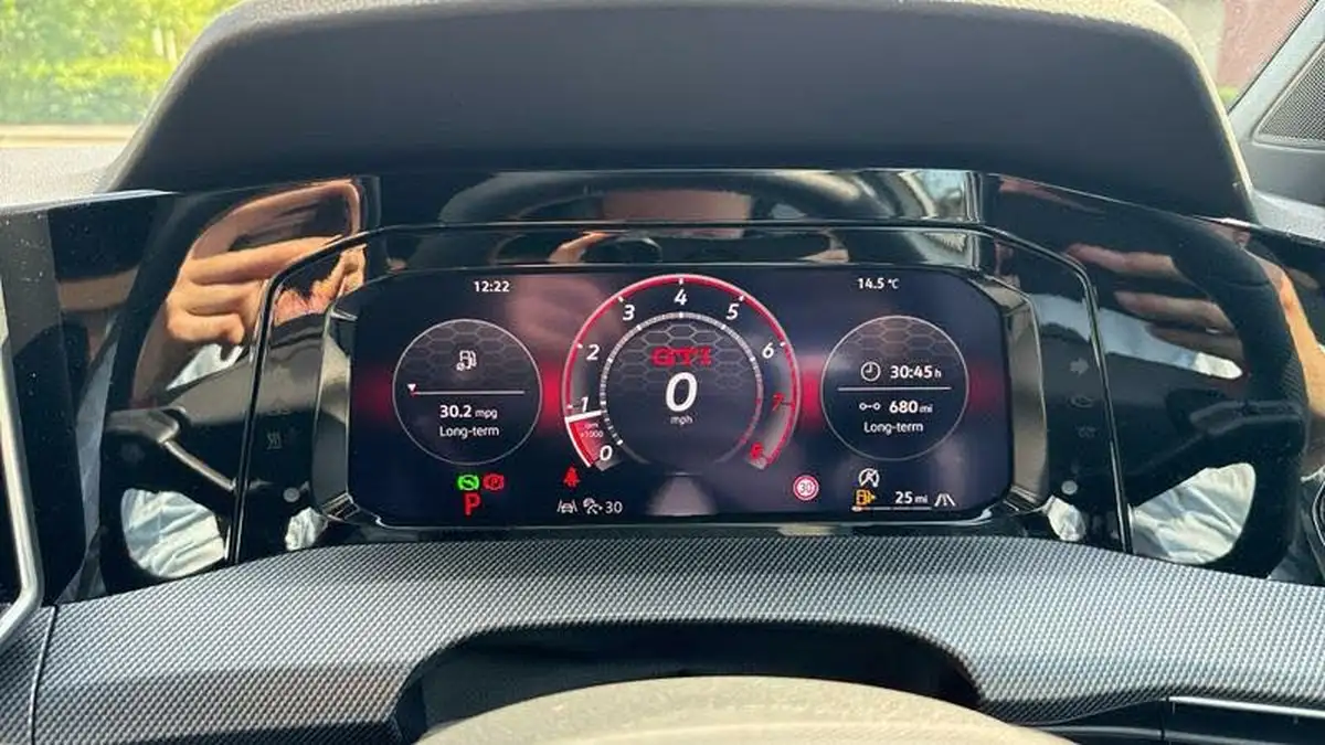 2025-volkswagen-golf-20-tsi-gti-clubsport-big-23