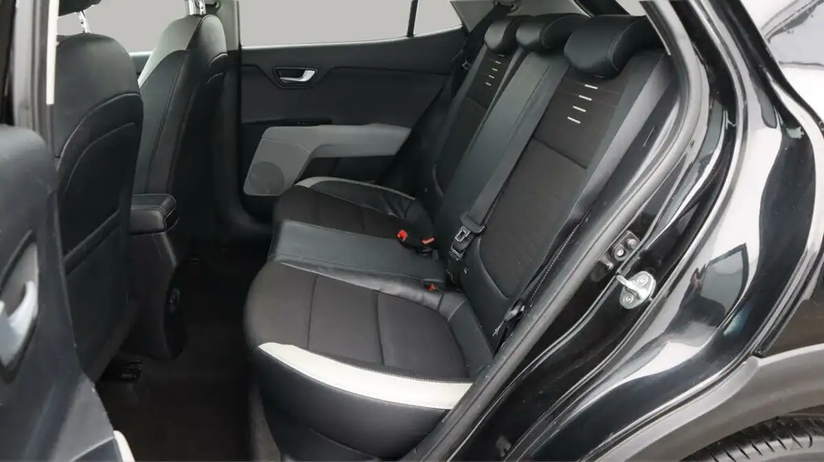 2018-kia-stonic-10-t-gdi-first-edition-big-16