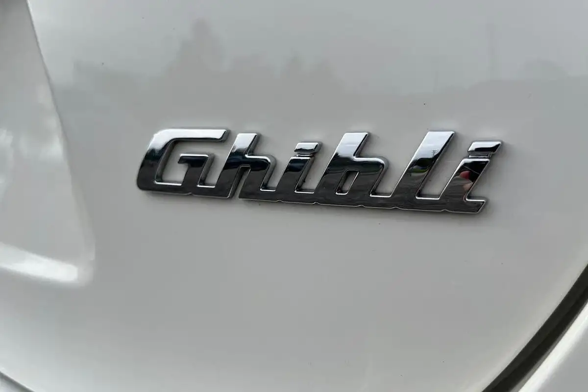 2022-maserati-ghibli-20-gt-1995cc-big-29
