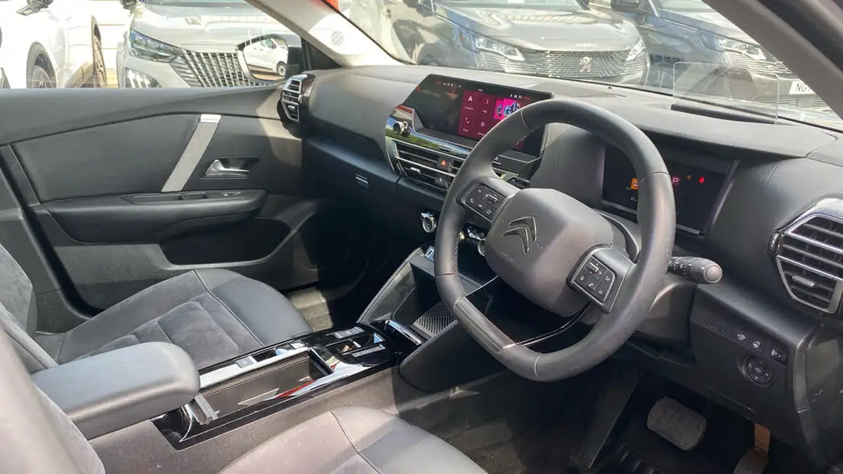 2024-citroen-c4-12-puretech-max-130ps-ss-eat8-big-10