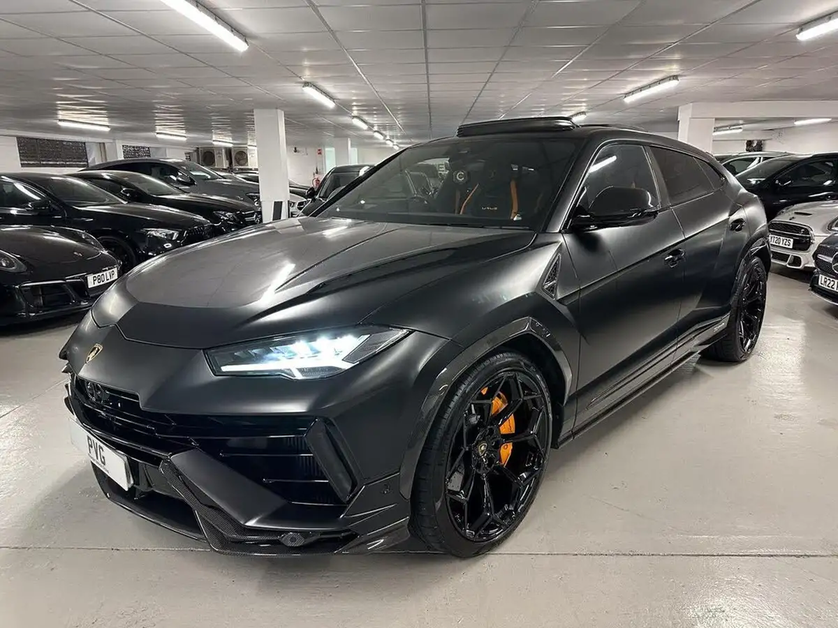 2023-lamborghini-urus-40-no-trim-big-5