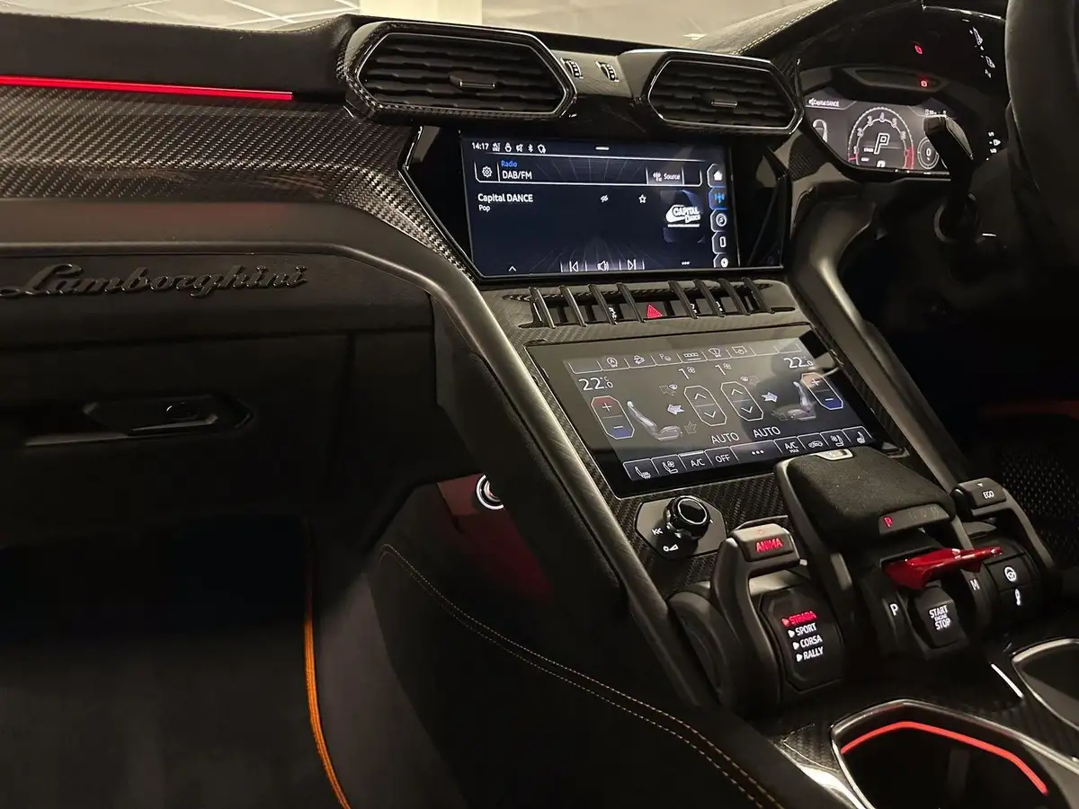 2023-lamborghini-urus-40-no-trim-big-57