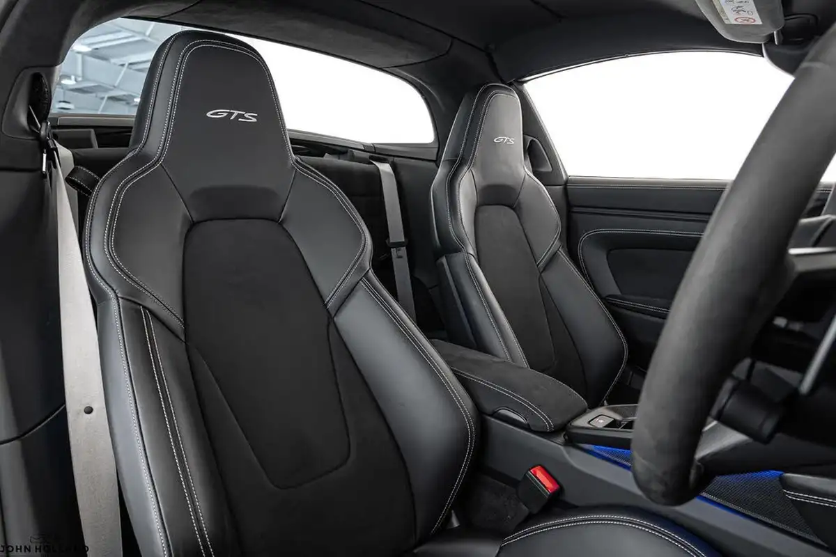 2022-porsche-911-30-targa-4-gts-pdk-big-16