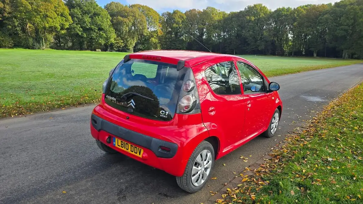 2010-citroen-c1-10-vtr-5d-big-7