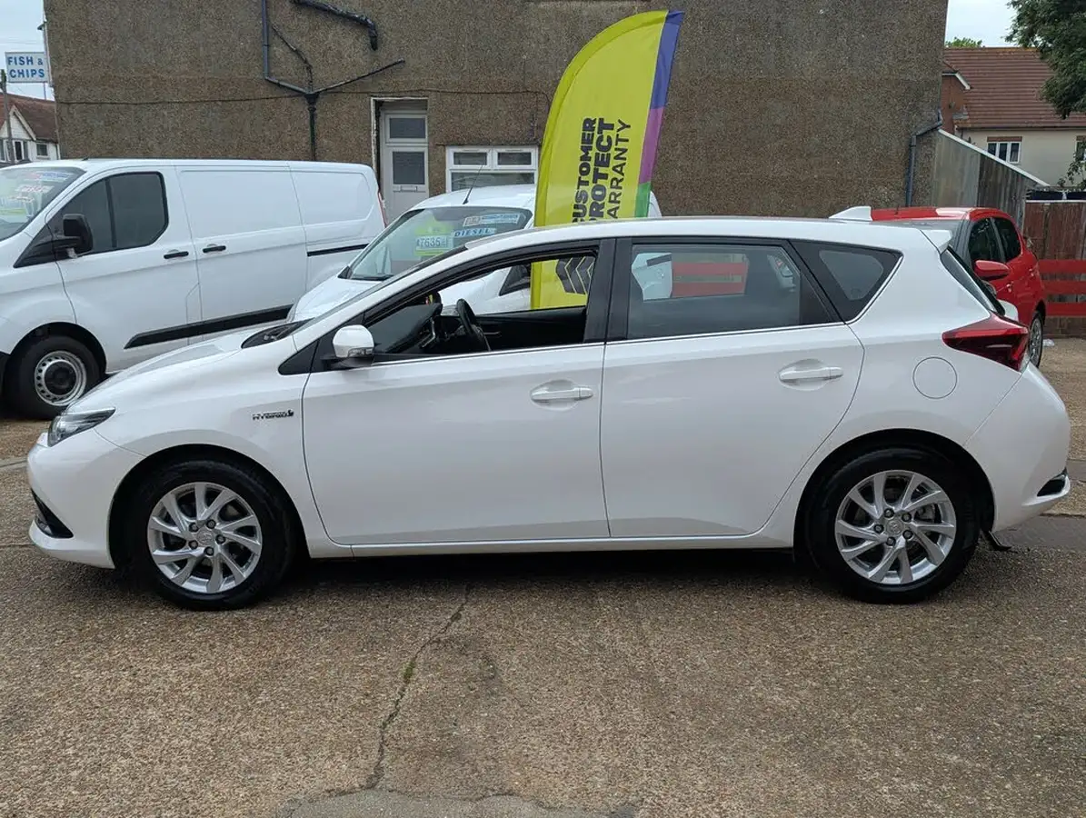 2017-toyota-auris-18-vvt-i-hsd-business-edition-tss-hatchback-big-2