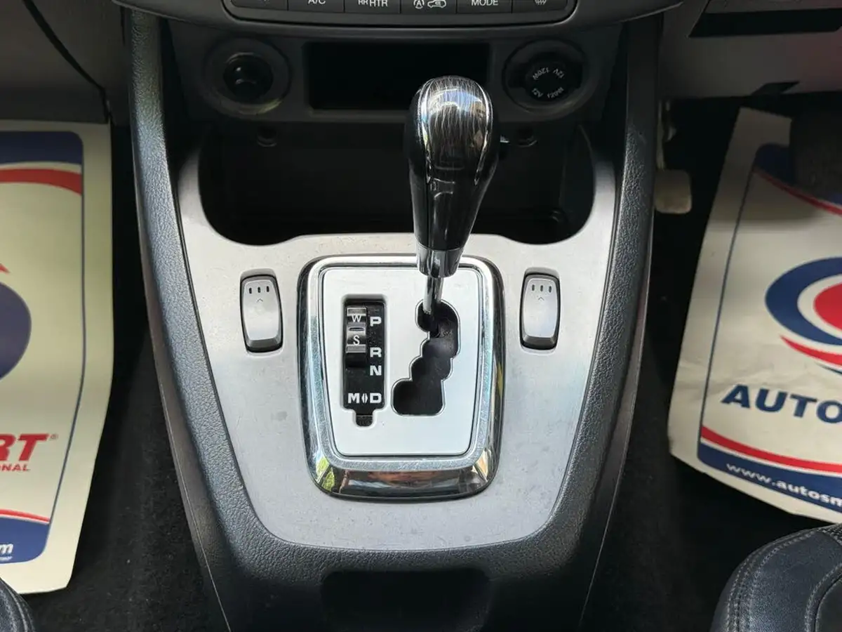 2018-kgm-ssangyong-turismo-22td-ex-auto-big-30