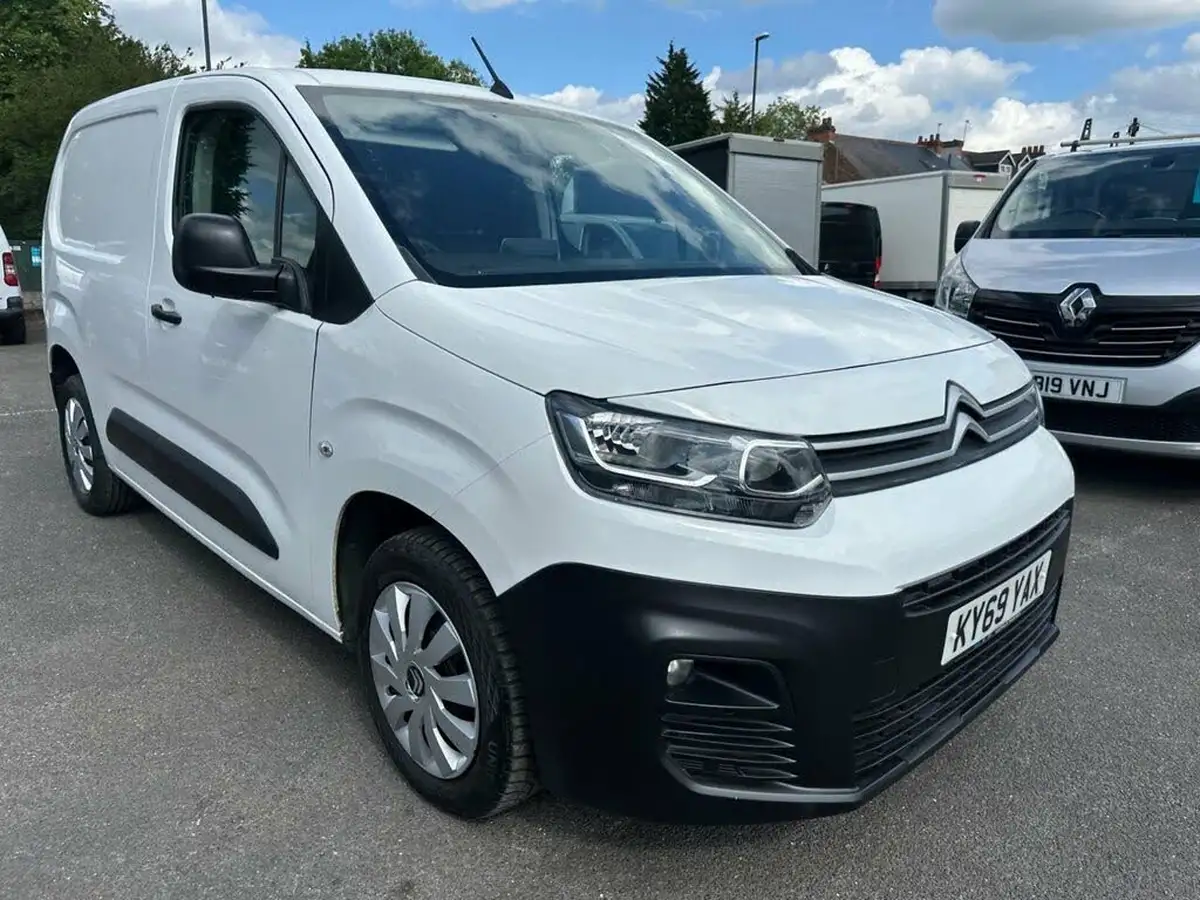 2019-citroen-berlingo-15bluehdi-1000-enterprise-100pseu6dt-e-panel-big-43