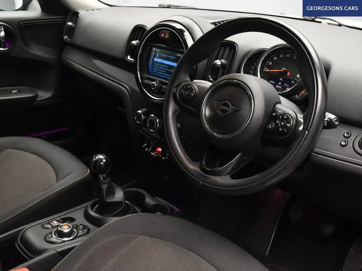 2019-mini-countryman-15-cooper-classic-big-10