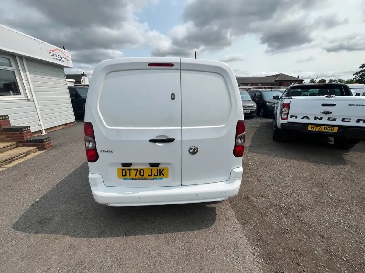 2021-vauxhall-combo-15cdti-sportive-2300-100pseu6dt-l1h1-panel-big-7