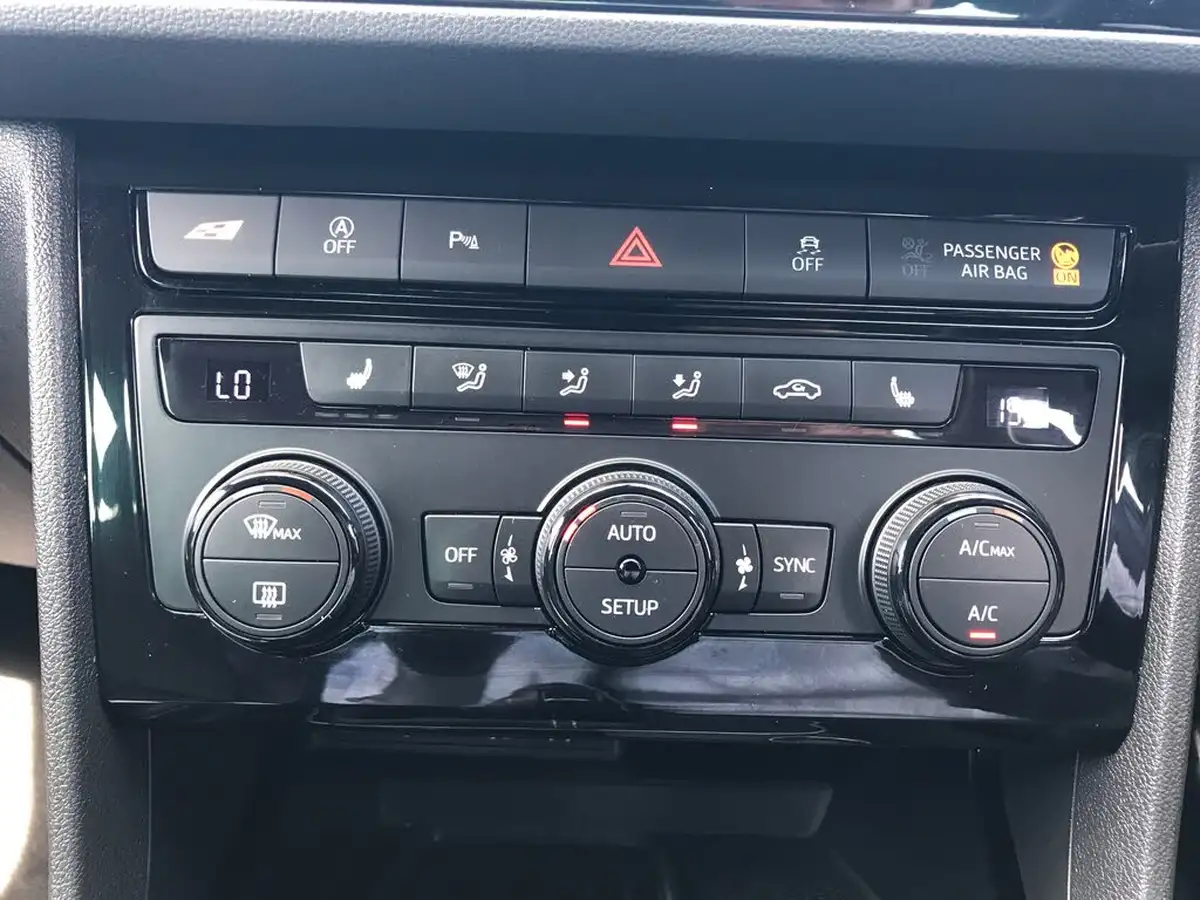 2019-seat-leon-20-tsi-cupra-lux-big-18