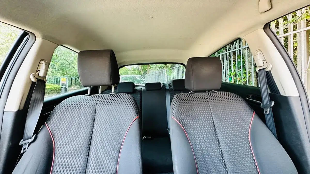2012-mazda-mazda2-13-venture-big-49