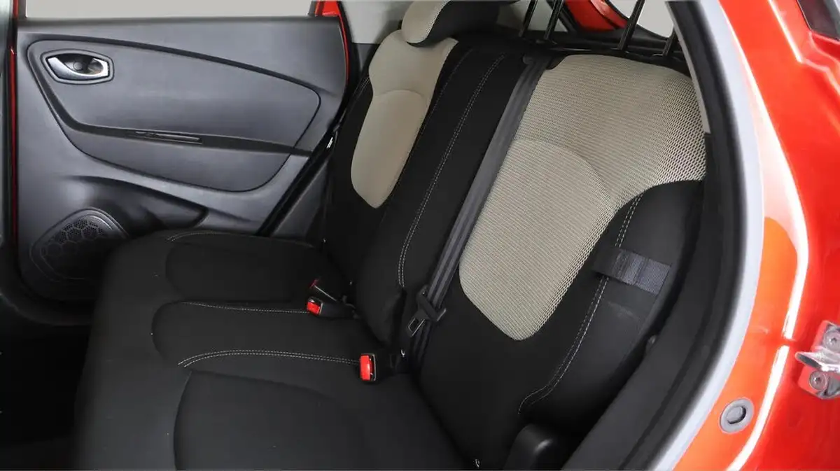 2019-renault-captur-09-tce-iconic-big-15