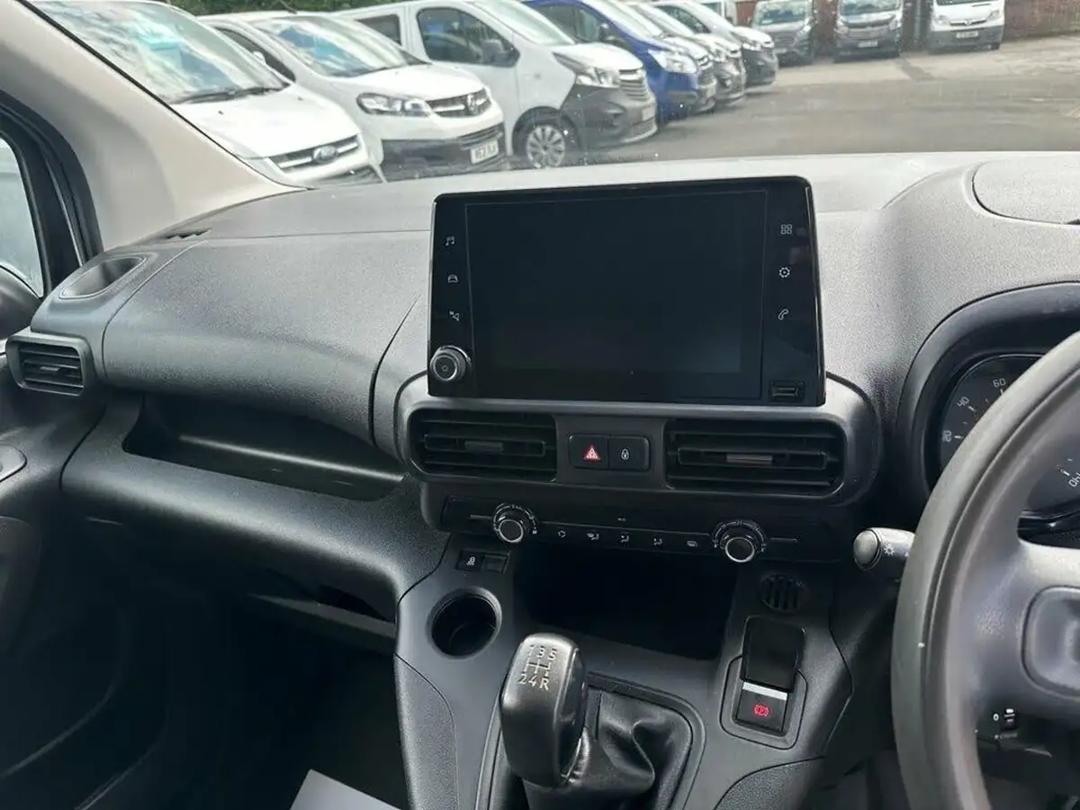 2019-citroen-berlingo-15bluehdi-1000-enterprise-100pseu6dt-e-panel-big-19