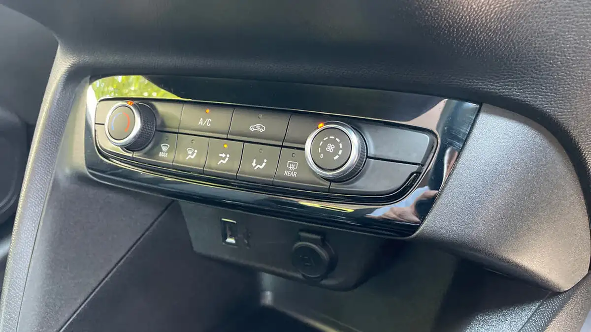 2020-vauxhall-corsa-12i-se-nav-big-20