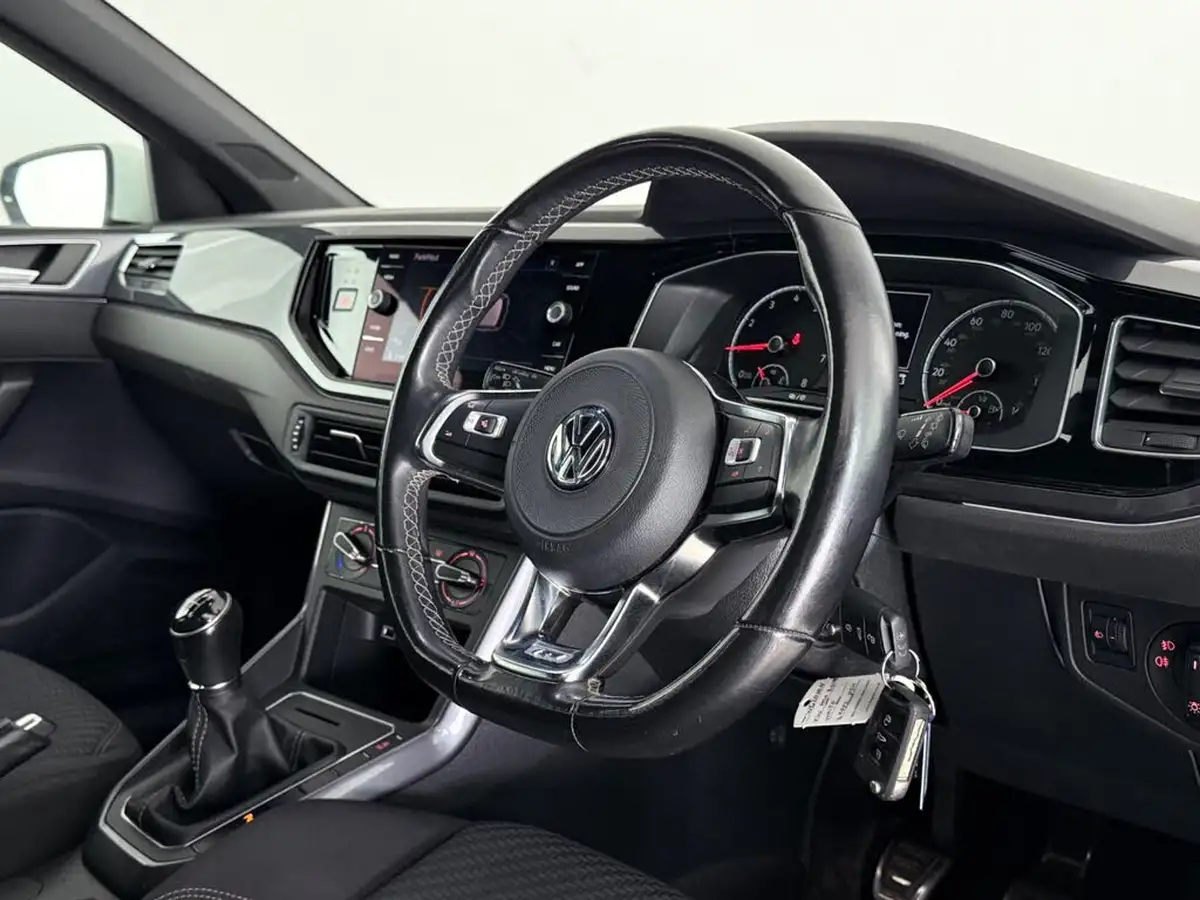 2020-volkswagen-polo-10-tsi-r-line-115ps-big-21