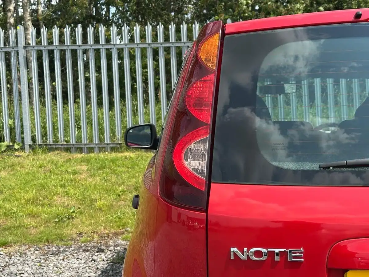 2011-nissan-note-14-visia-big-6