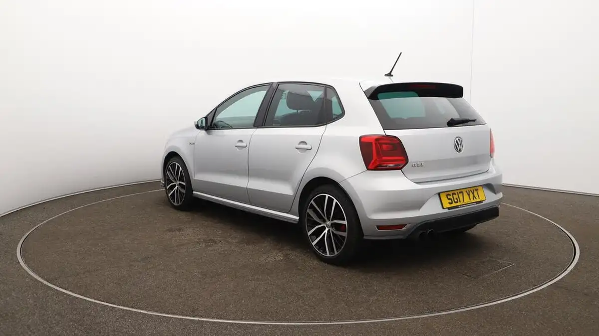 2017-volkswagen-polo-18-tsi-gti-bmtss-5d-big-61