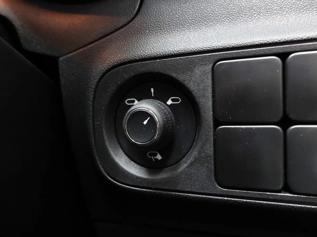 2022-citroen-c3-12-puretech-saint-james-83ps-big-25