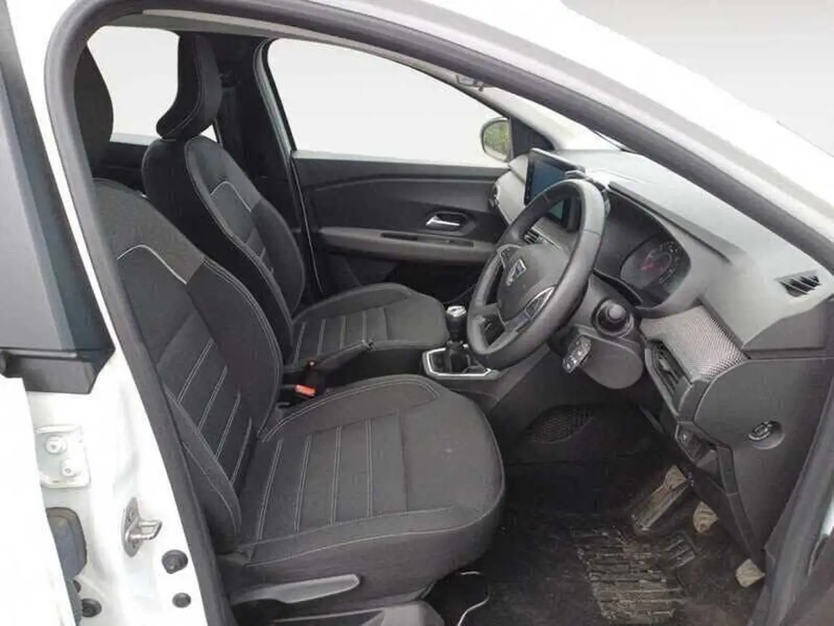 2021-dacia-sandero-10-tce-comfort-90bhp-big-3