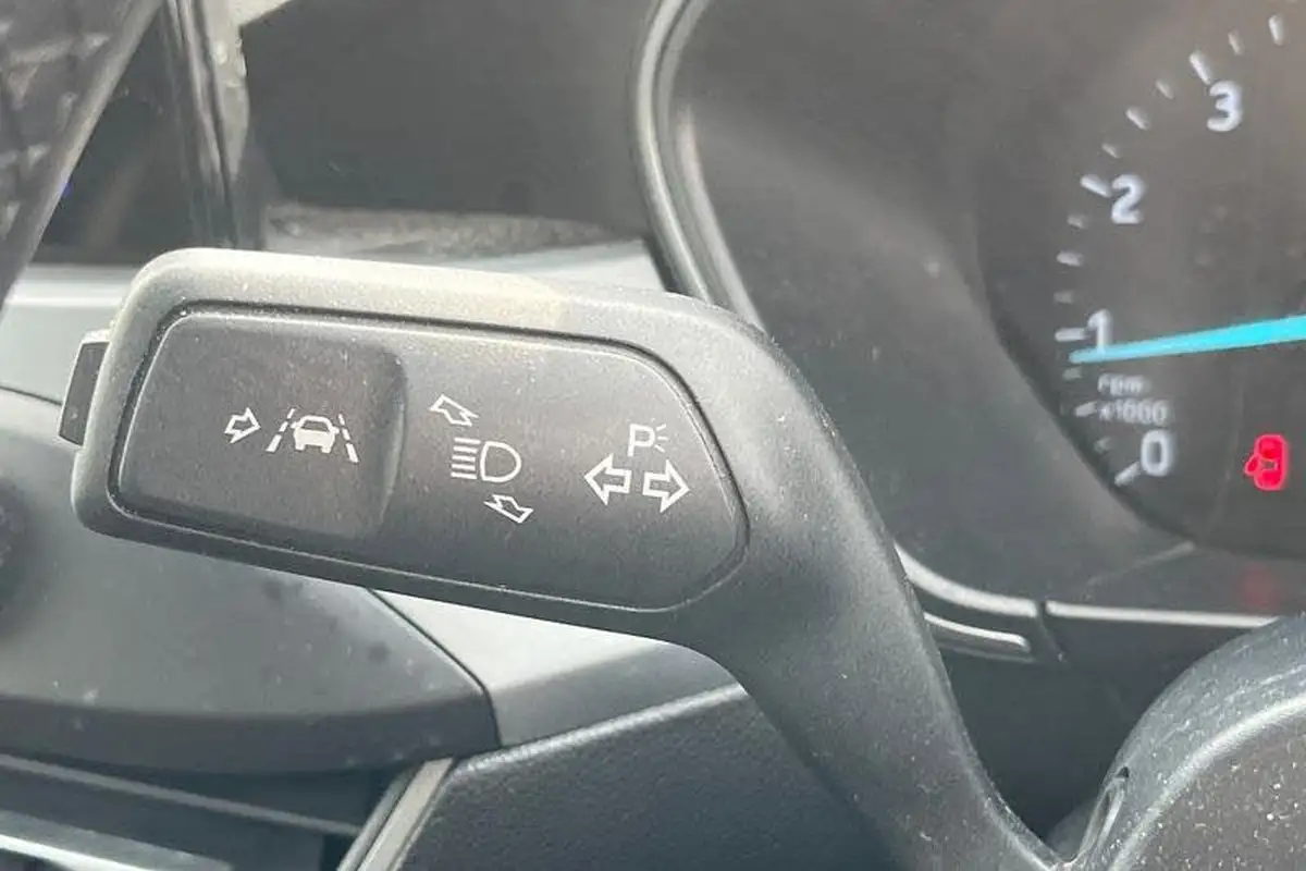 2022-ford-focus-10t-trend-hybrid-mhev-hatchback-powershift-big-13