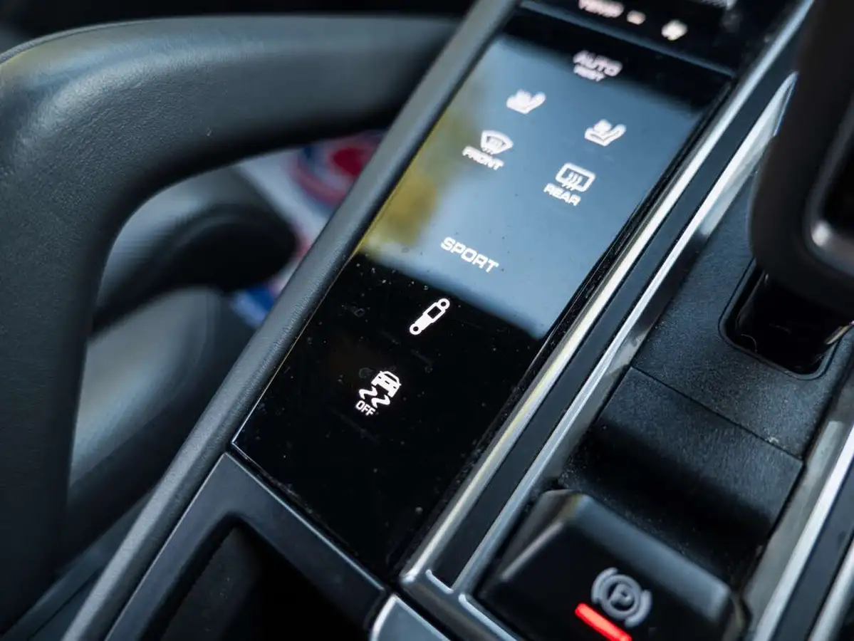 2018-porsche-cayenne-30-v6-big-35
