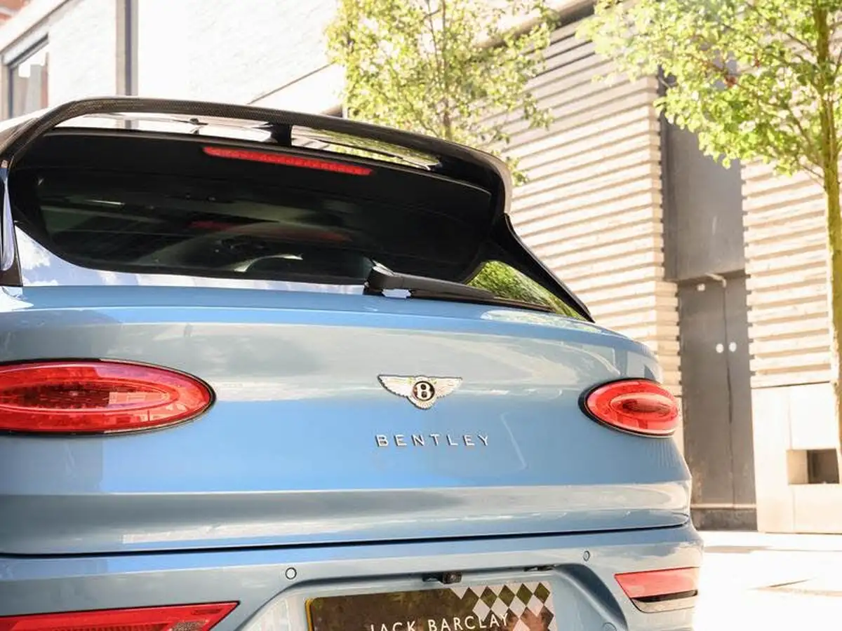 2021-bentley-bentayga-40-v8-big-50