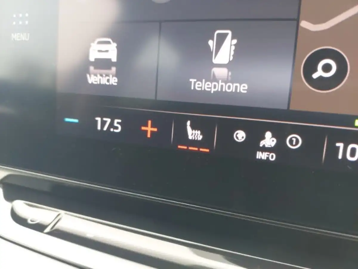 2023-skoda-octavia-20tdi-se-l-150ps-estate-dsg-big-17