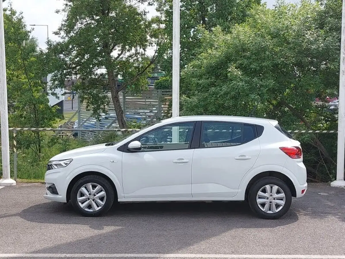 2022-dacia-sandero-10-tce-comfort-90bhp-big-3