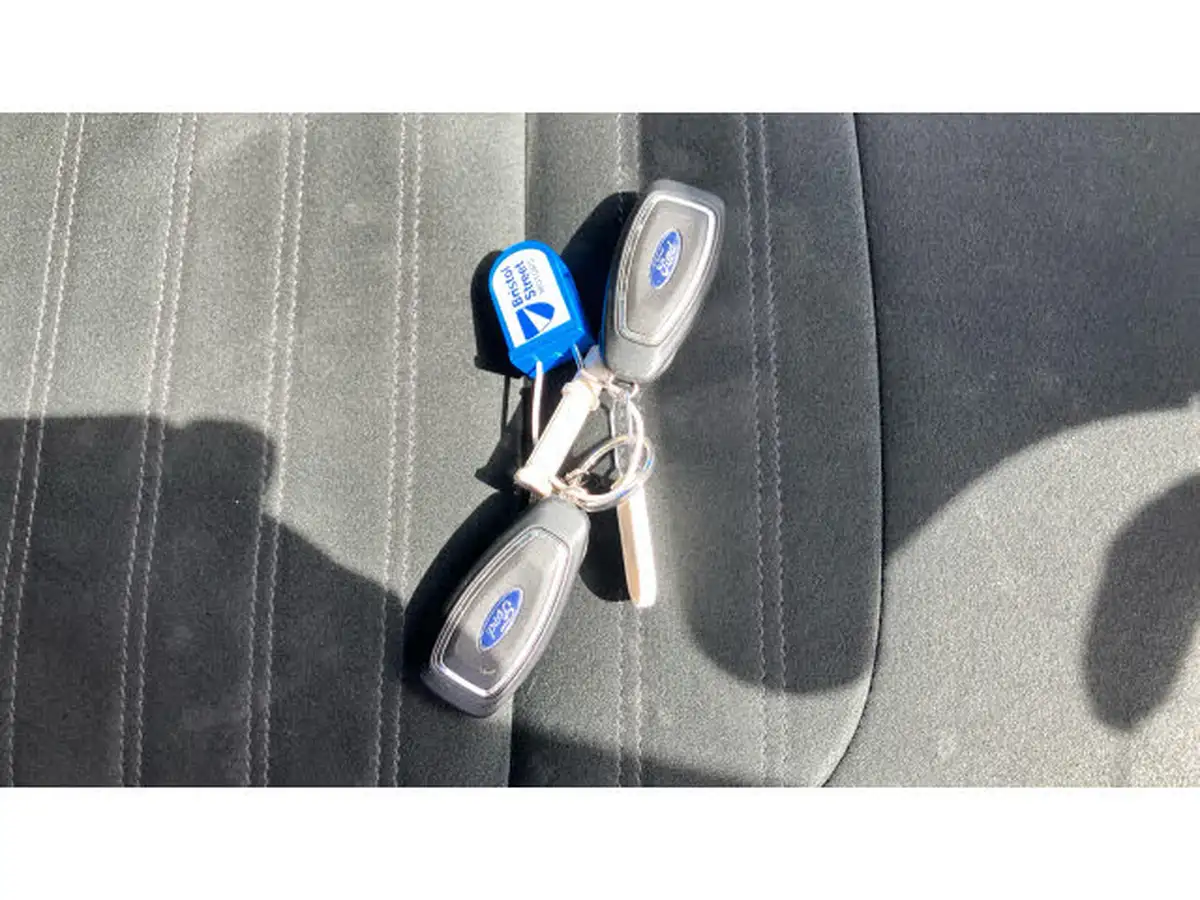 2019-ford-kuga-20tdci-st-line-edition-150ps-ss-big-19