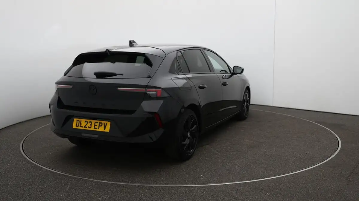 2023-vauxhall-astra-12-turbo-gs-hatchback-auto-big-47